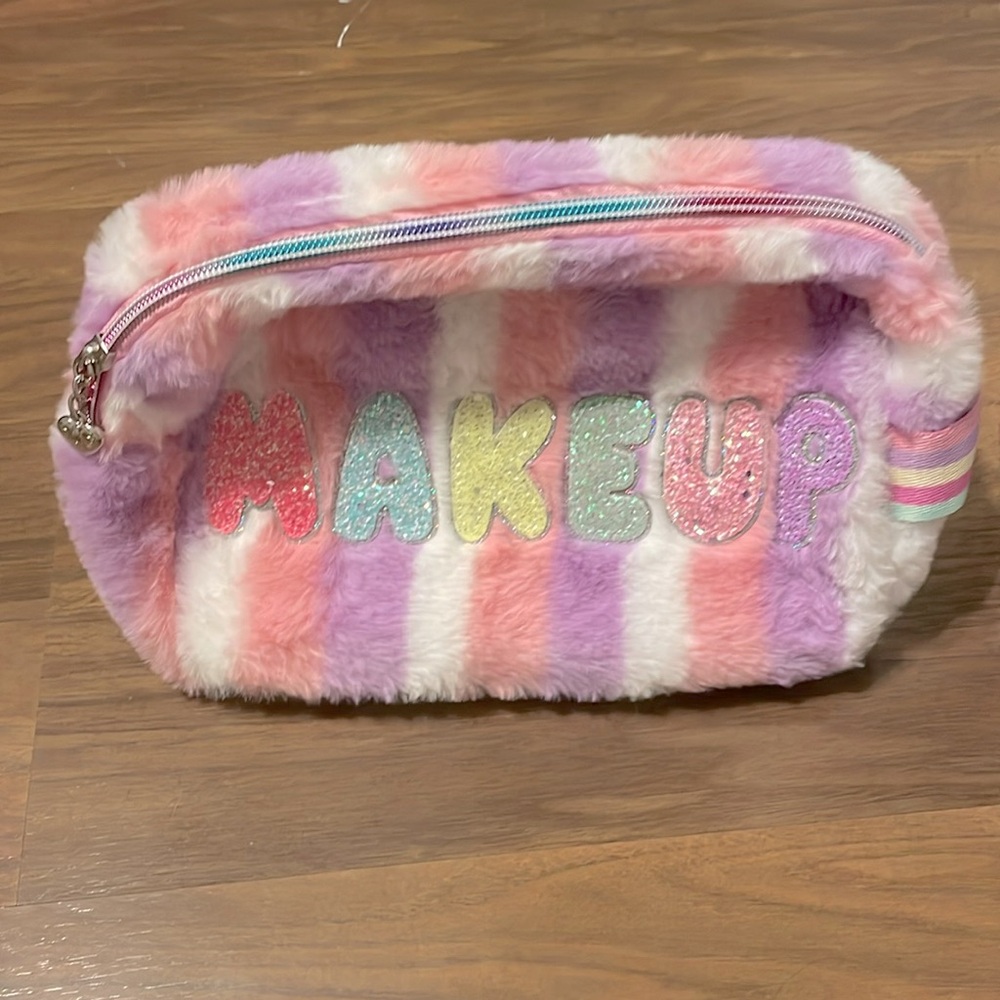 Cute makeup bag.